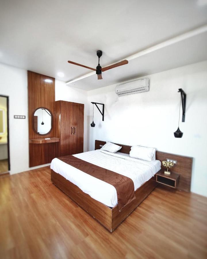 Hotel Rustic Vogue Shamirpet Esterno foto